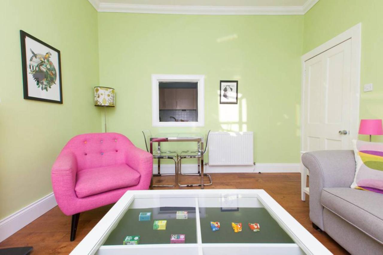 Bright And Modern Causewayside Apartment Edinburgh Exterior photo