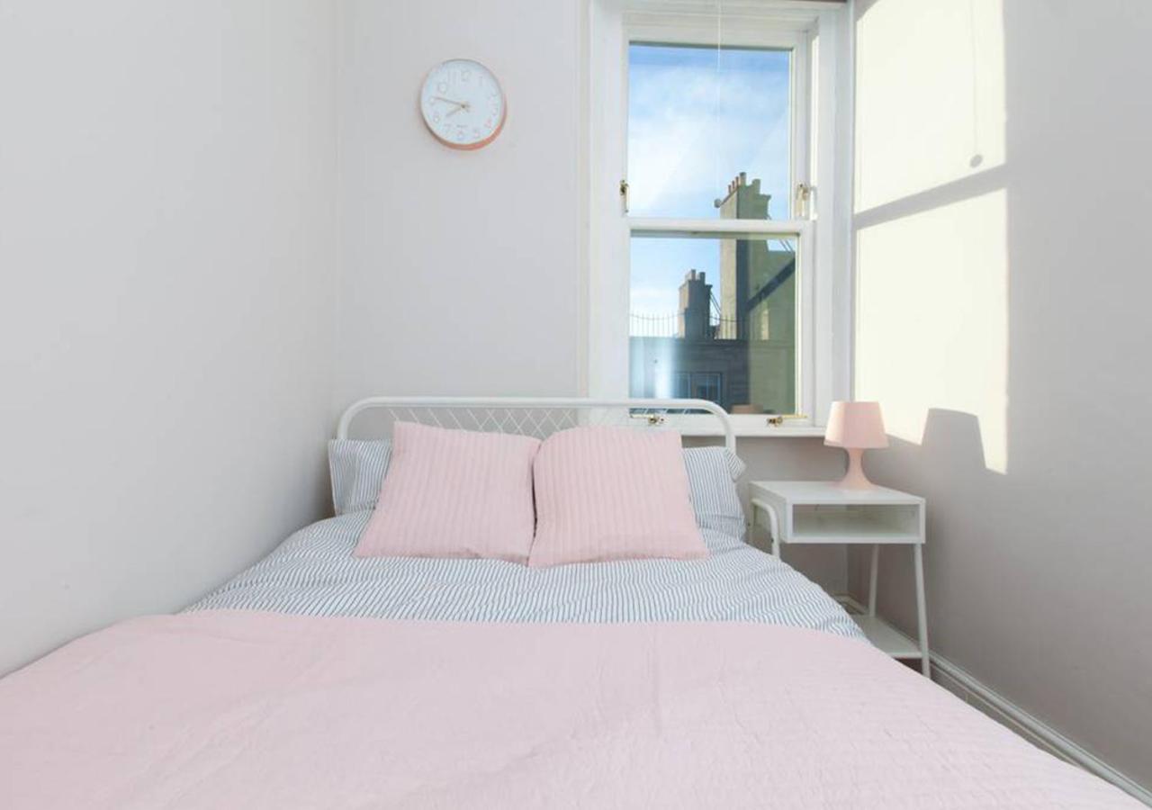 Bright And Modern Causewayside Apartment Edinburgh Exterior photo